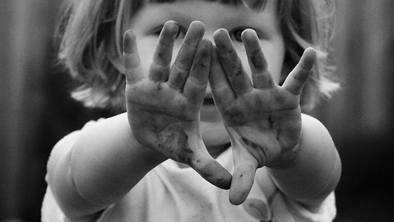 dirty_hands_8x10