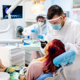 Adiţia de os este necesară, deseori, înaintea unui implant dentar