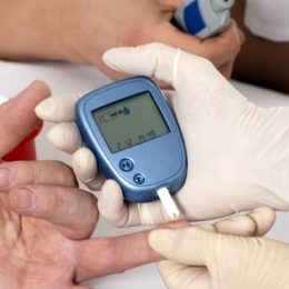 Controlul diabetului zaharat: simptome şi factori de risc