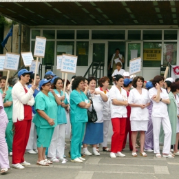 Medicii ameninţă cu protestele: „Ne-am săturat să fim umiliţi!“