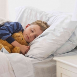 Lipsa somnului poate îngrășa foarte mult copiii