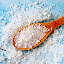 Scăpați de retenția de lichide eliminând sarea din meniu